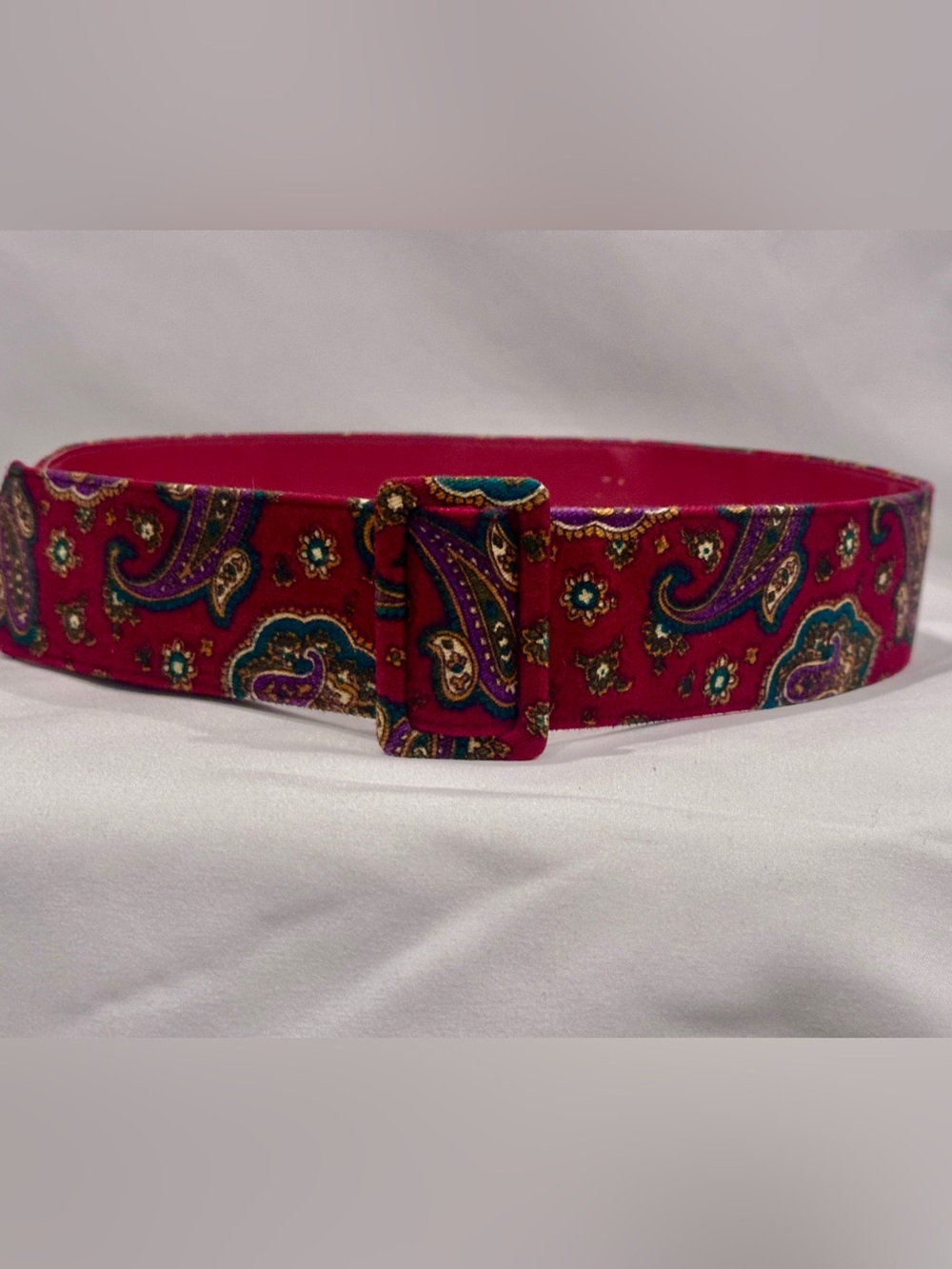Vintage USA Made Red Paisley Fabric/Leather Belt – Size S/M
